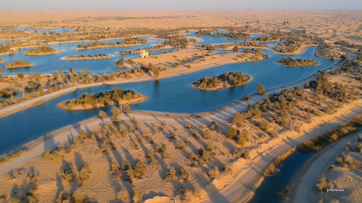 نبذة عن بحيرات القدرة دبي