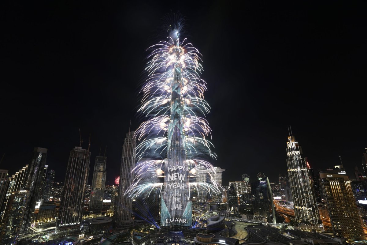 كم طابق برج خليفة