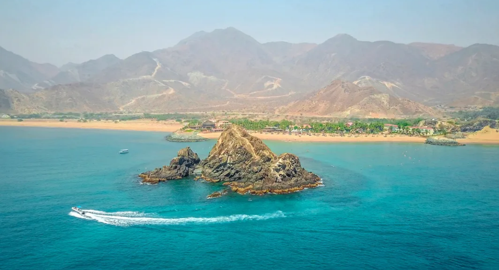نبذة عن جزيرة سنوبي في الفجيرة