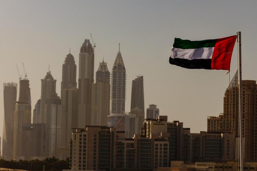 من هم خط الدفاع الأول في الإمارات