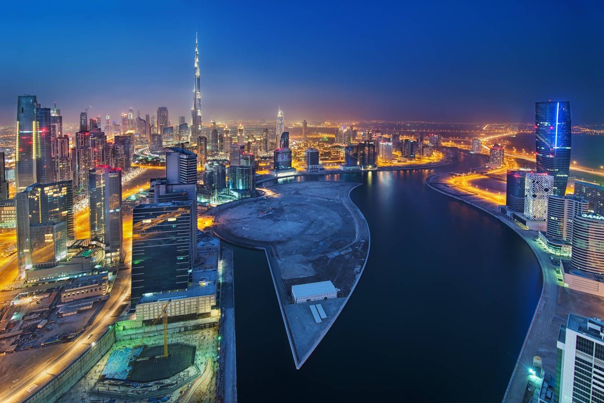 معلومات عن الخليج التجاري
