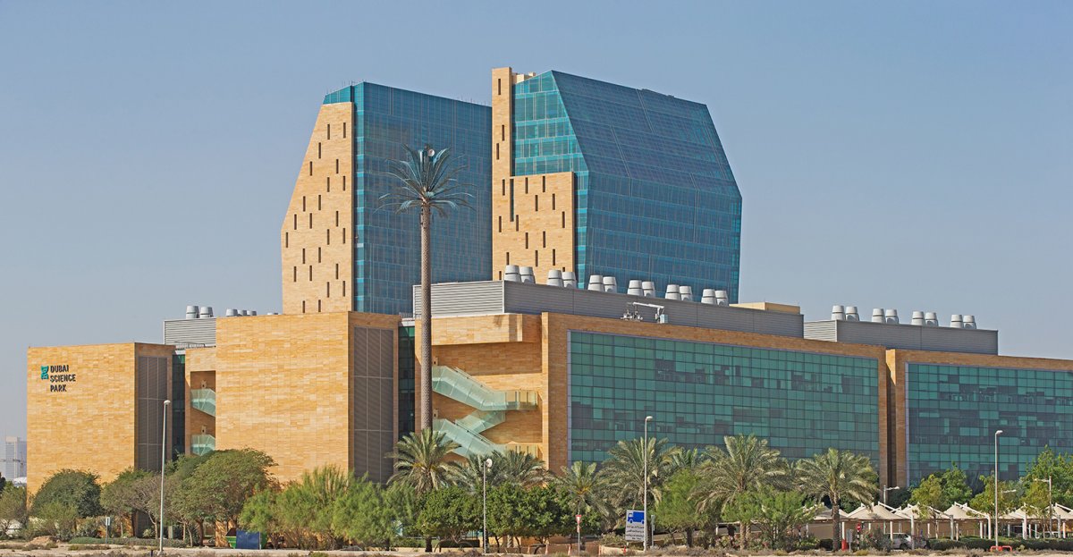 معلومات عن مجمع دبي للعلوم