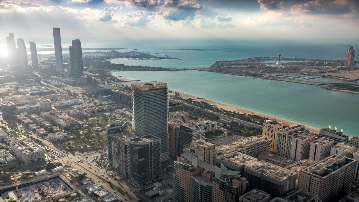 بماذا تتميز مدينة العين
