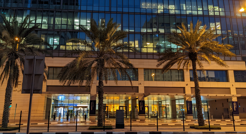 برج العطار، شارع الشيخ زايد