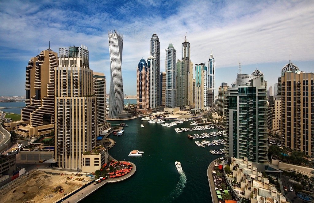 عدد السكان في دبي 2023