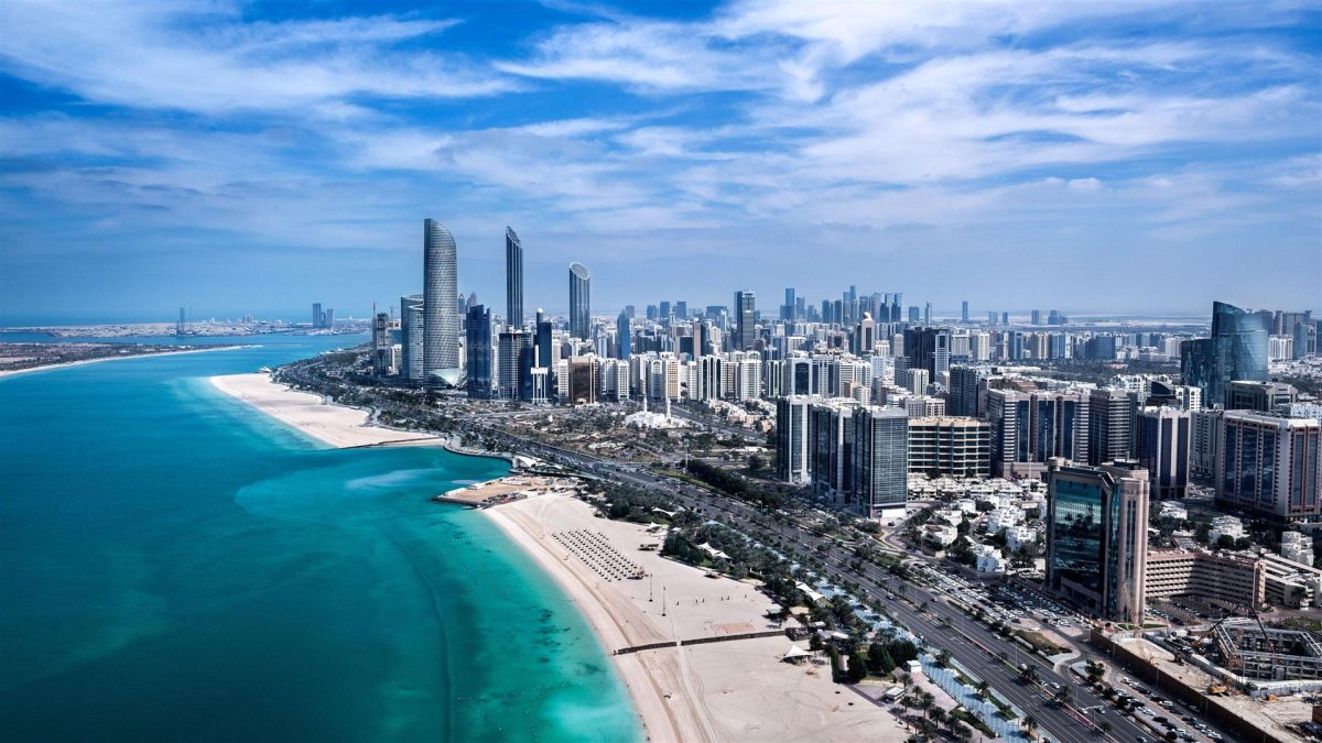 عدد السكان في أبوظبي 2023