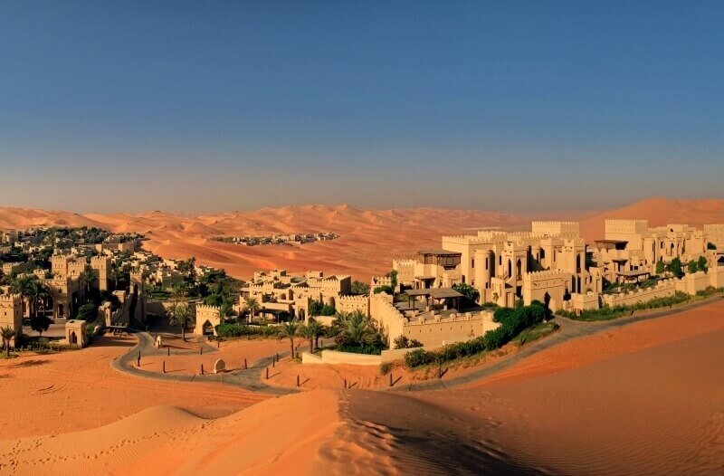 منتجع تلال العين الصحراوي