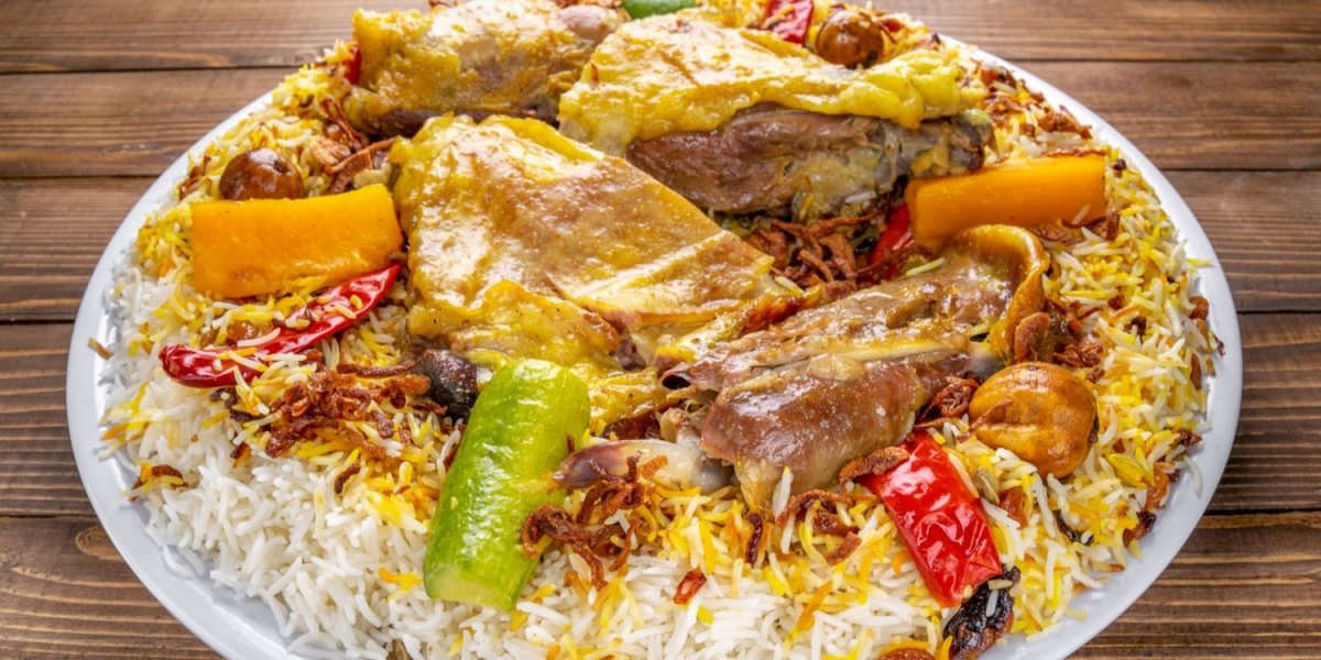 أفضل مطاعم أبوظبي المطلّة على البحر 2024