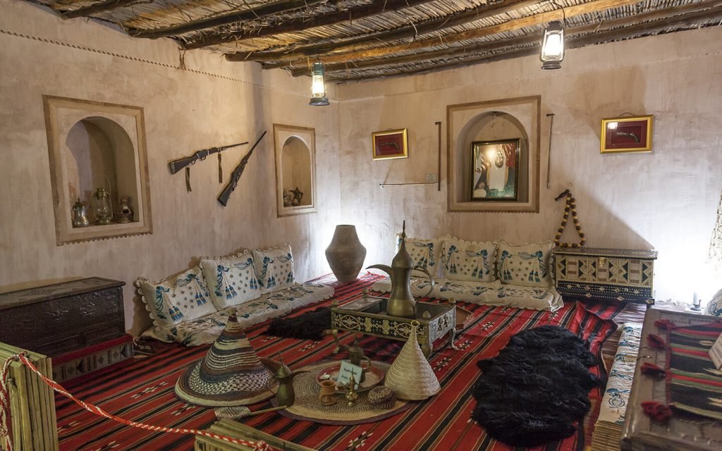 دليل متحف الفجيرة