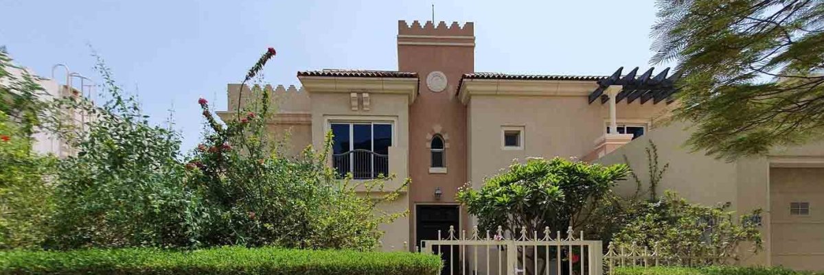 كل ما تريد معرفته معلومات عن فلل ذا كوينز ، رأس الخيمة