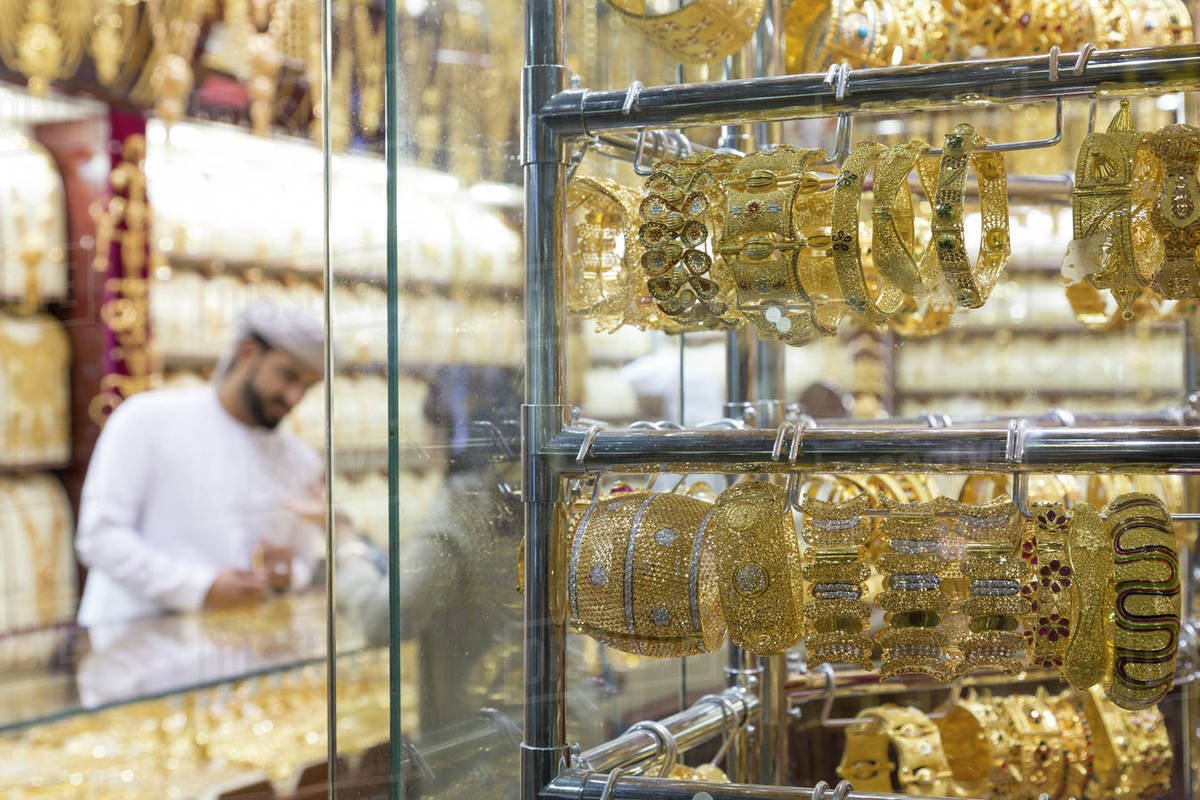 أسباب الإقبال العالي على شراء الذهب من أسواق دبي والعوامل المؤثرة على أسعاره