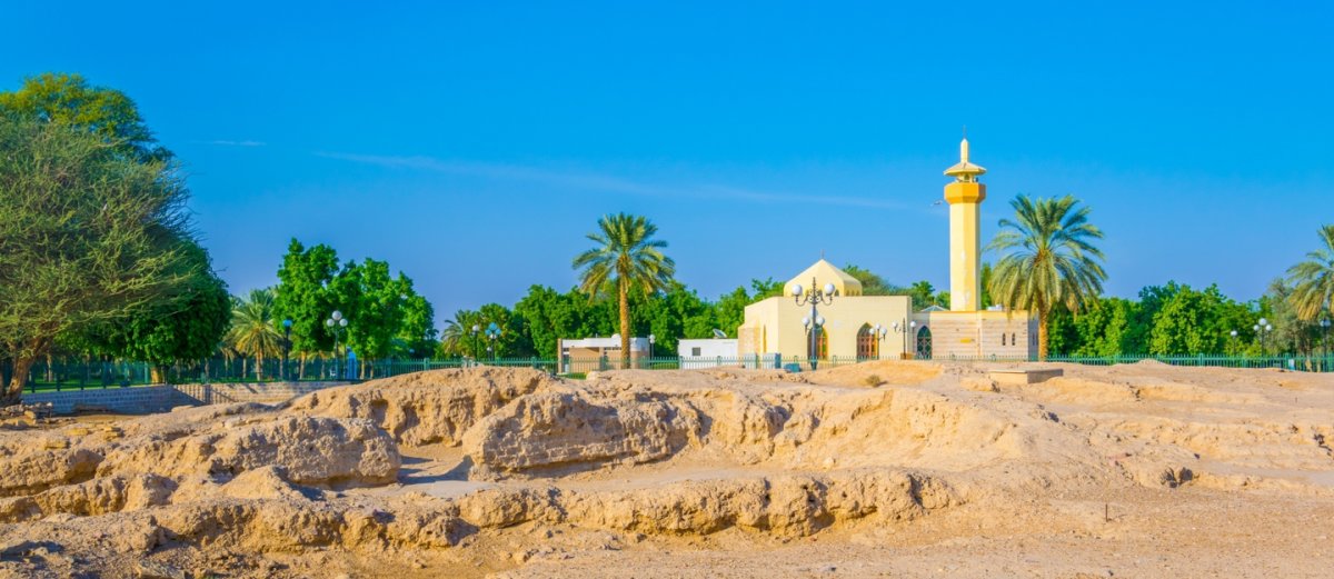 كل ما تريد معرفته معلومات عن قرية العيون ، العين