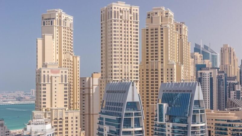 دليل مرجان 6، جي بي ار وأهم المطاعم القريبة منه