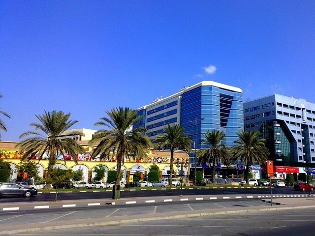 دليل أهم الشوارع الحيوية والسياحية في دبي