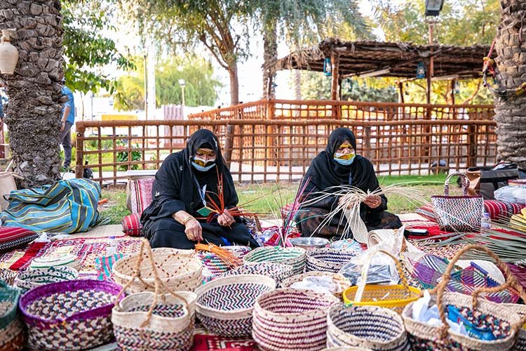 أهم الحرف اليدوية القديمة في الإمارات معلومات شاملة