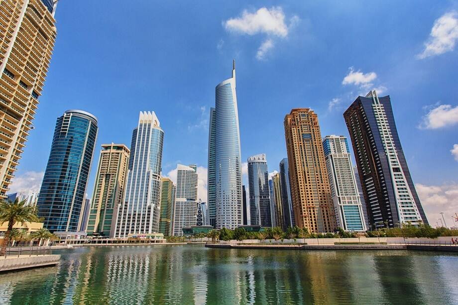 دليل السكن في أبراج بحيرات جميرا دبي 2024
