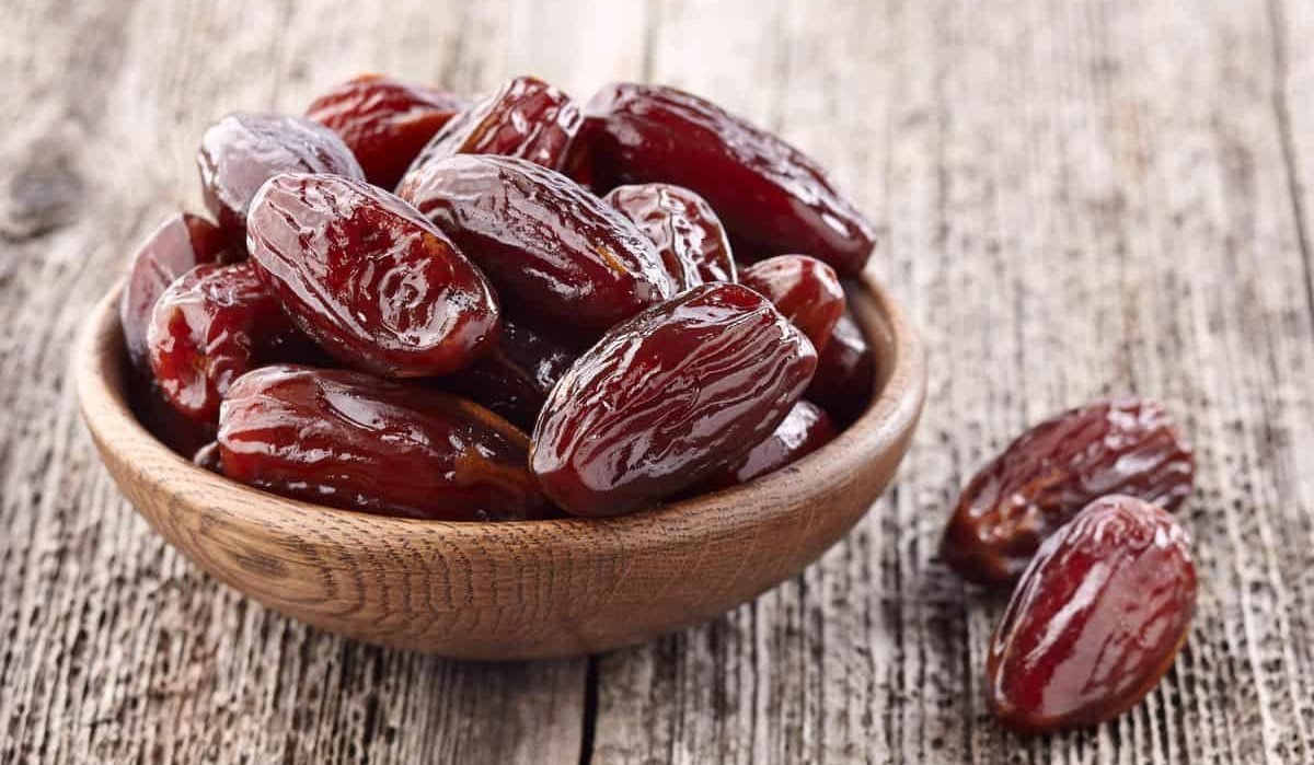 دليل أشهر 8 محلات بيع التمور في أبوظبي
