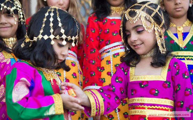 أشهر حسابات إنستغرام ملابس حق الليلة في الإمارات 2024