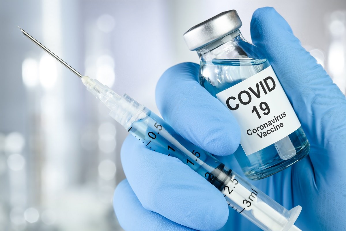 دليل المستشفيات والمراكز المخصصة لتقديم لقاح كورونا مجاناً في الإمارات 2024