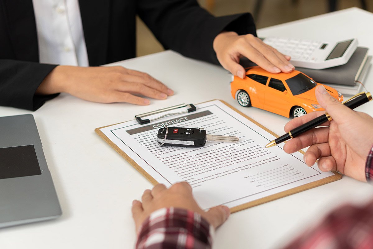 إجراءات تسجيل وتجديد المركبات في دبي والشروط والرسوم