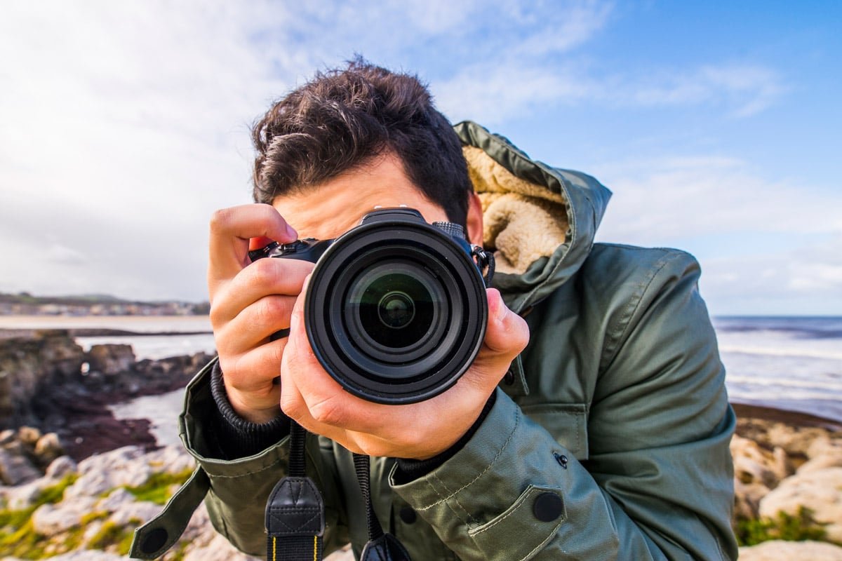 قانون التصوير في الإمارات وعقوبة التصوير دون إذن
