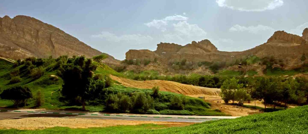 المبزرة الخضراء واحة في حضن جبل’’ المعالم الطبيعية في العين