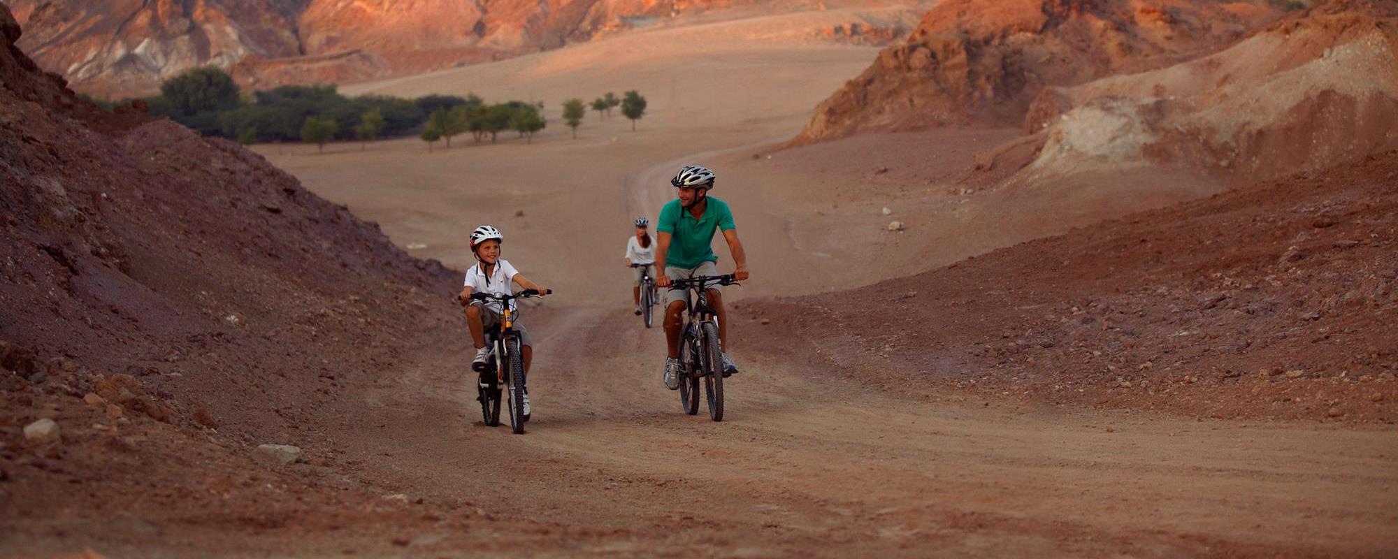 جولة سياحية في أبوظبي (3) ركوب الدراجة الهوائية زووم