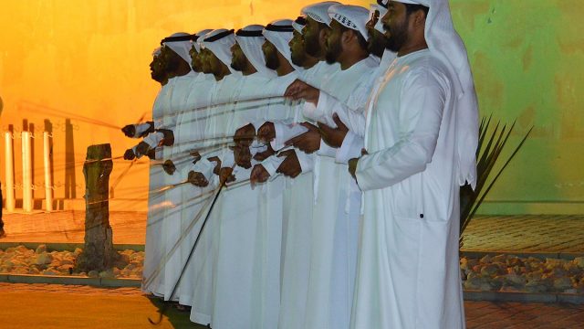 الرقصات و الفنون الشعبية في الامارات