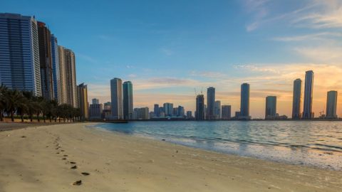 أبرز شواطئ الشارقة العامة والخاصة