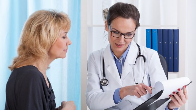 أفضل دكتورة نسائية في مستشفى دانة الإمارات