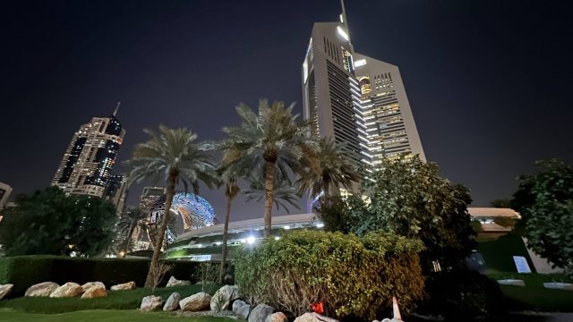 ابراج الإمارات، شارع الشيخ زايد