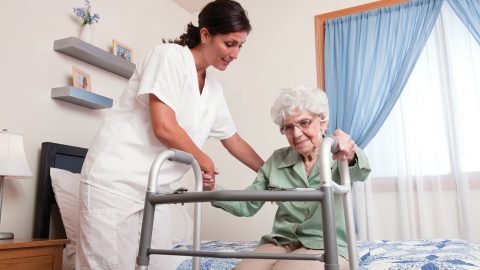 أفضل شركات تقدم خدمات التمريض المنزلي في الشارقة 2024