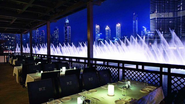 أشهر مطاعم دبي مول المطلة على النافورة الراقصة 2024