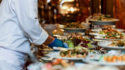 المطاعم الأكثر تميزاً من على أسطح الفنادق في دبي 2024