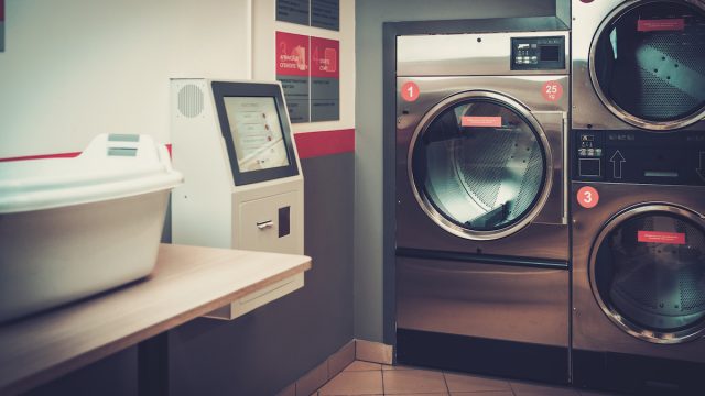 أبرز محلات غسيل الملابس أون لاين في دبي لعام 2024