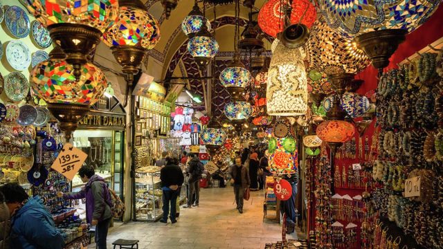 دليل سوق مينا بازار في دبي وأهم المعلومات عنه